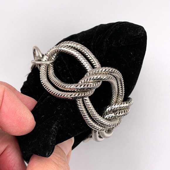 John Wind Signed Silver Tone Double Textured Chunky Link Bracelet - Picture 8 of 9